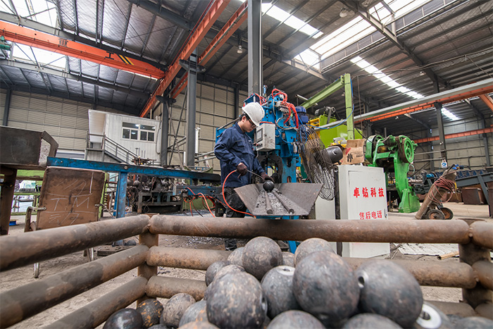 瑞安网架配件-螺栓球加工车间